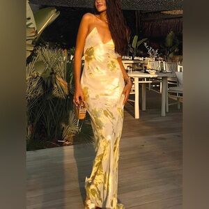 NWT Commense Metallic Print V-Neck Backless Slip Long Dress Gold Ivory Small